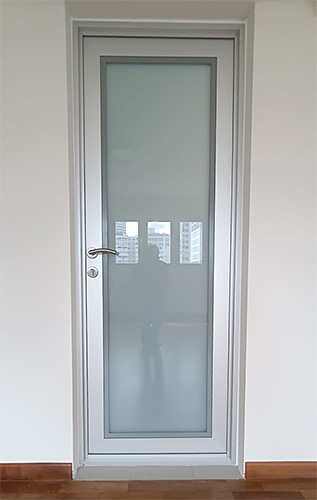 Soundproof door blocks voice & noise